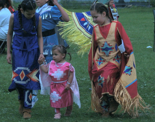 Shawl dancers at the Powwow